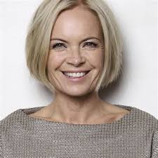 How tall is Mariella Frostrup?